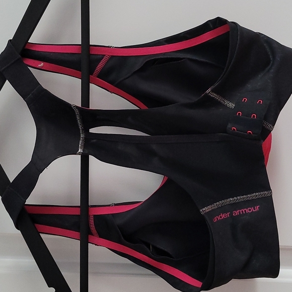 Under armour sports bra - Picture 2 of 3